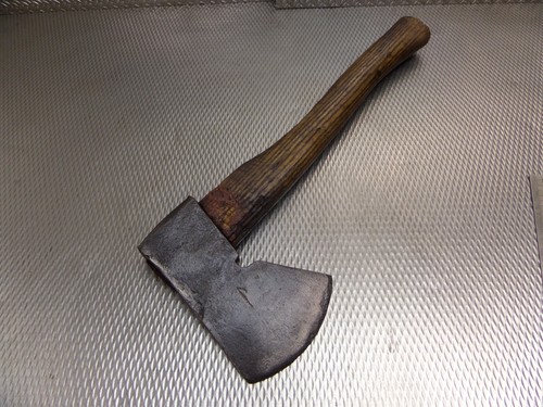 Altes beil axt geschmiedete - axt,